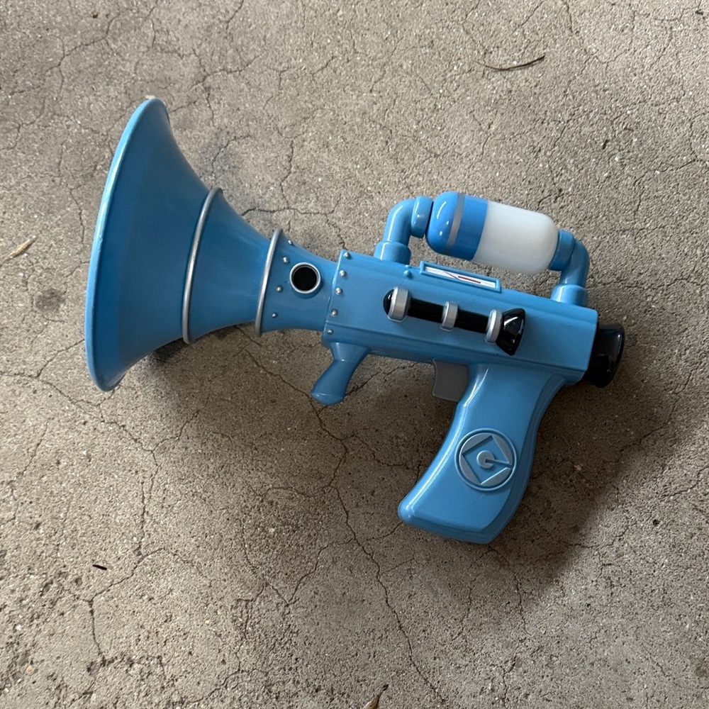 Despicable Me Blue Toy Fart Blaster